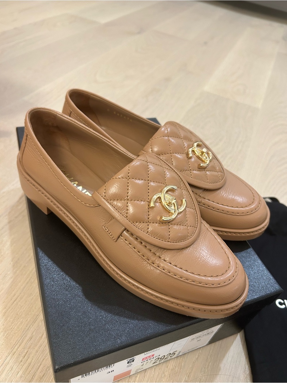 CHANEL Quilted Tan Leather Loafers with Gold CC-Like New size 38